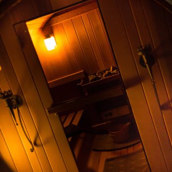 éclairage de l'intérieur du sauna privatif